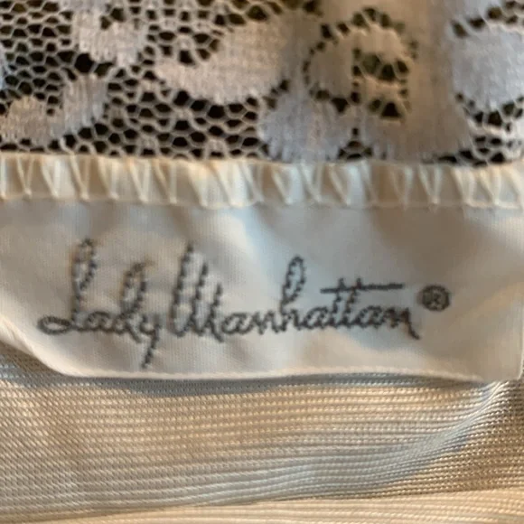 Lady Manhattan rayon chemise with lace details and adju straps. Size small - Picture 2 of 9